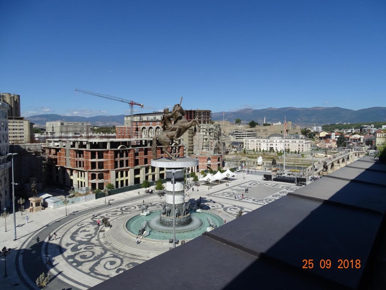 Rooftop Square Vanilla Скопье Экстерьер фото